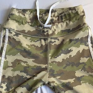 Camo Pants Avia Small
